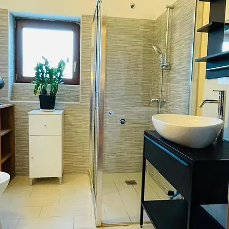 Ferienwohnung Fuer 4 Personen Ca 90 Qm In Duino-aurisina, Adriakueste Italien Kueste Von Friaul-julisch Venetien * Duino