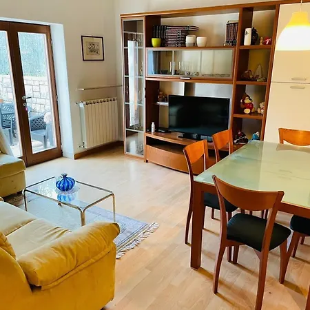 Ferienwohnung Fuer 4 Personen Ca 90 Qm In Duino-aurisina, Adriakueste Italien Kueste Von Friaul-julisch Venetien